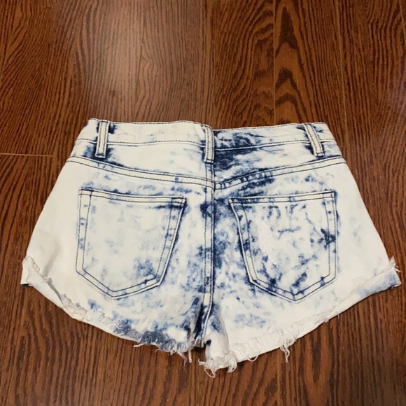 Forever 21 Acid Wash High Waisted Jeans - Picture 2 of 4